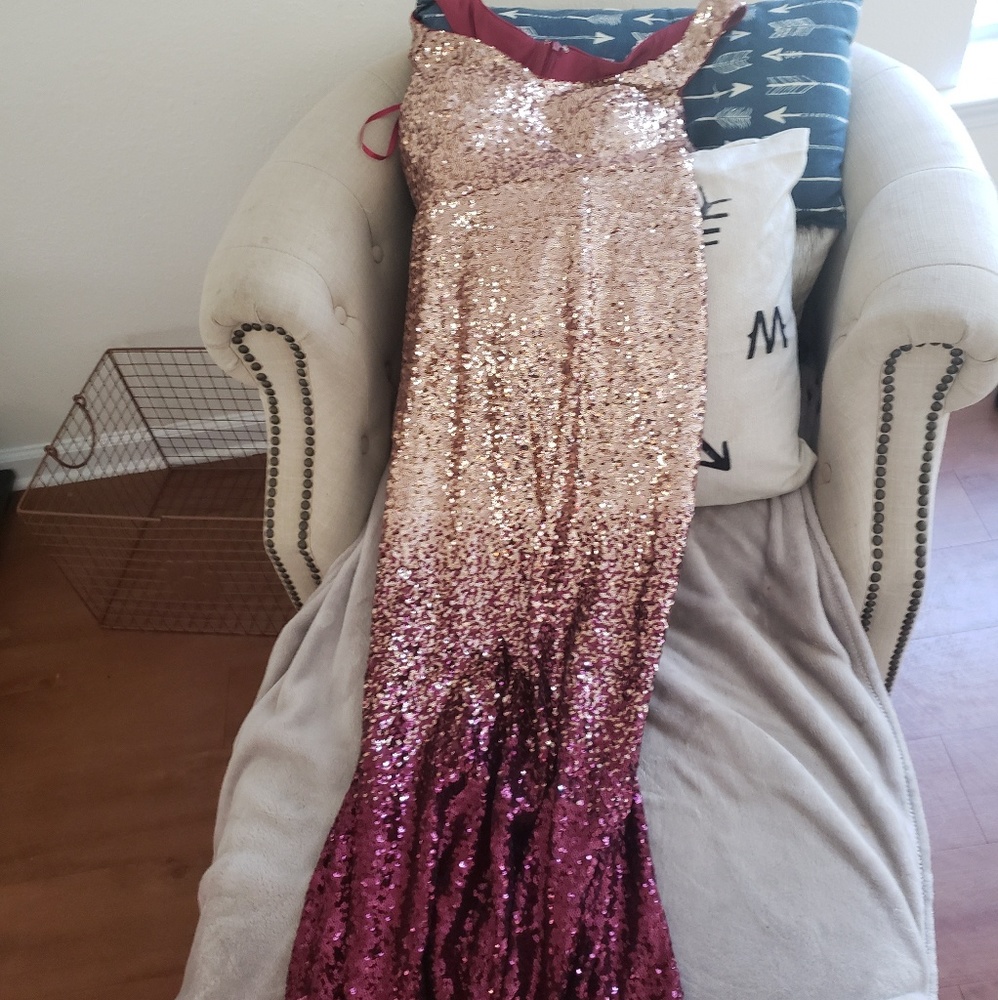 NWT Gold ombre prom dreas